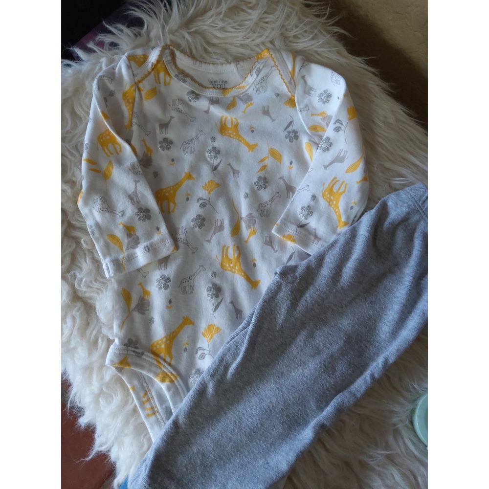 Just One You by Carters Baby Girl 9M Giraffe Bodysuit and Pants Set Yellow Grey